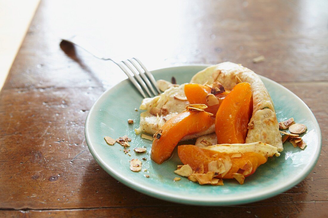 Crepes with apricots and almonds