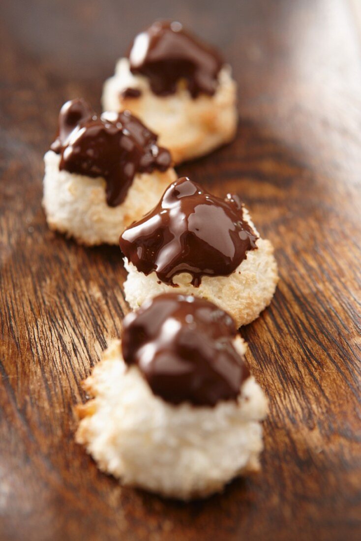 Ginger and coconut macaroons with chocolate