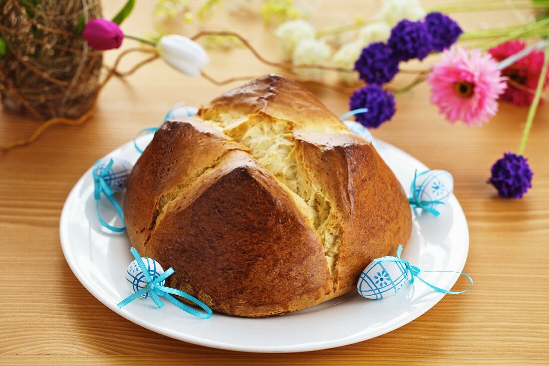 Osterpinze (Easter pastry, Southern Austria)