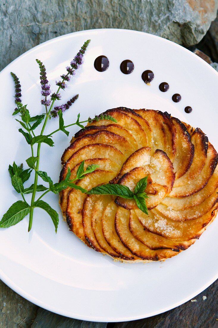 An apple tart from above