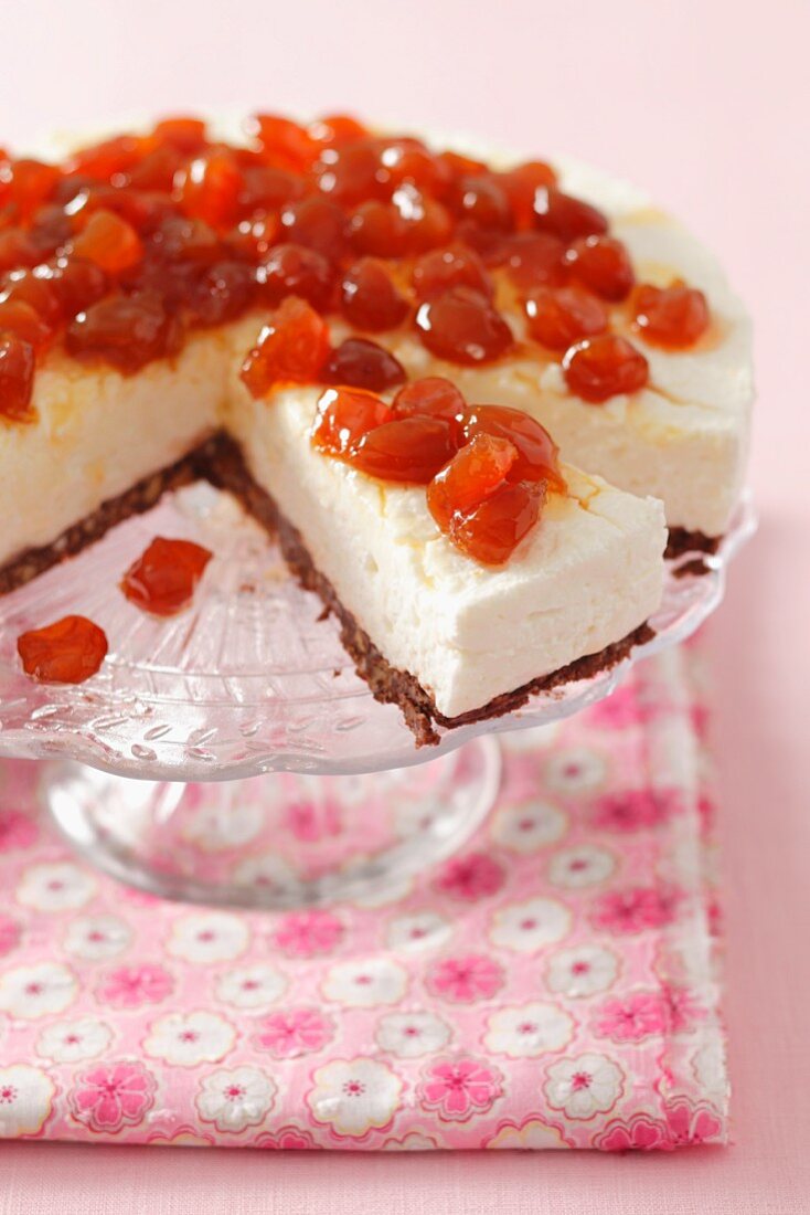 Cheesecake with crystallised cherries