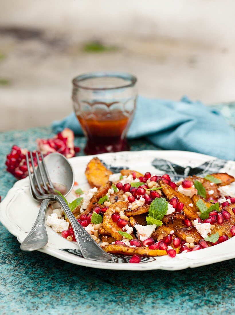 Kürbissalat mit Granatapfelkernen