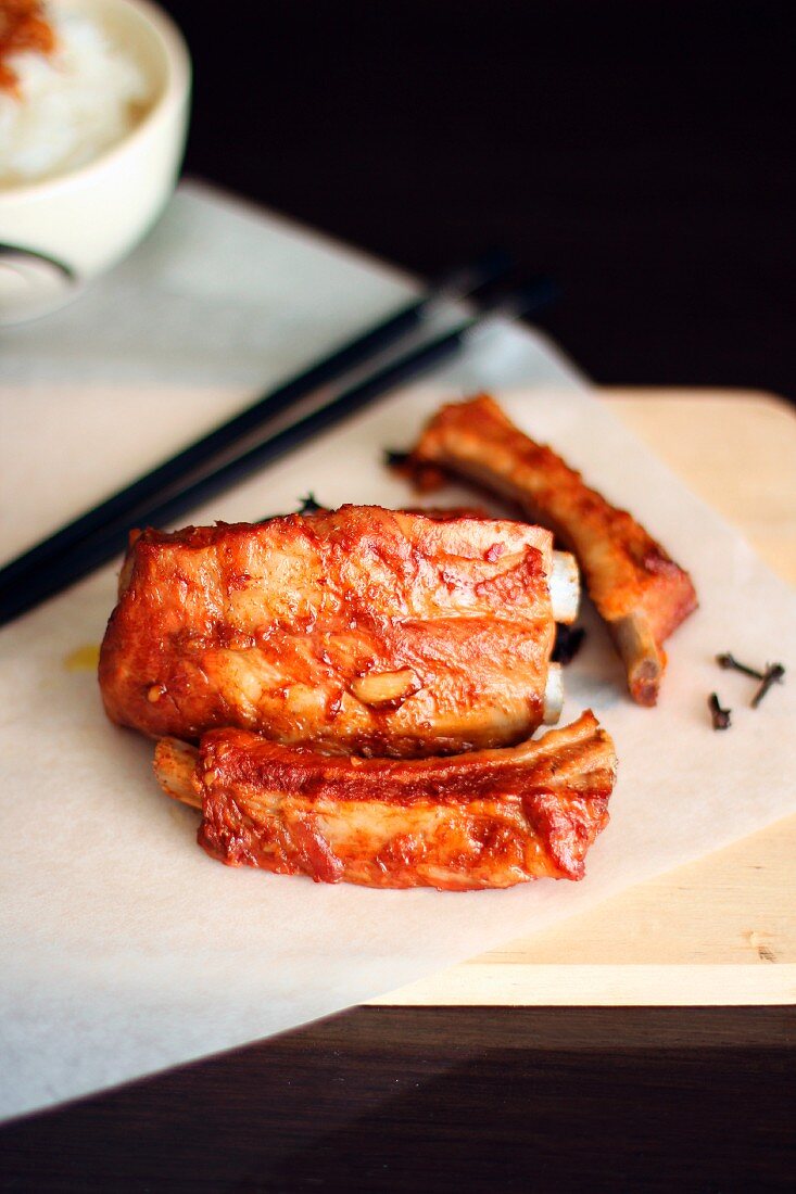 Roasted and marinated pork ribs