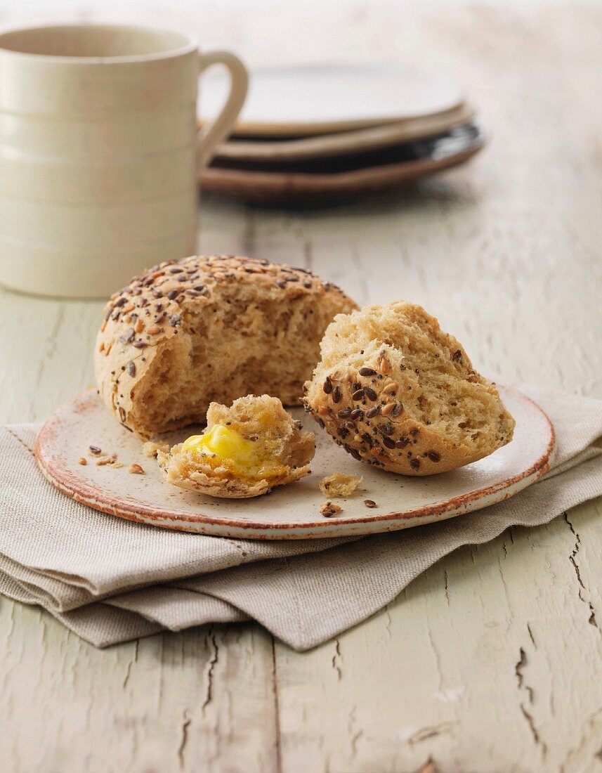 Wholemeal roll with butter