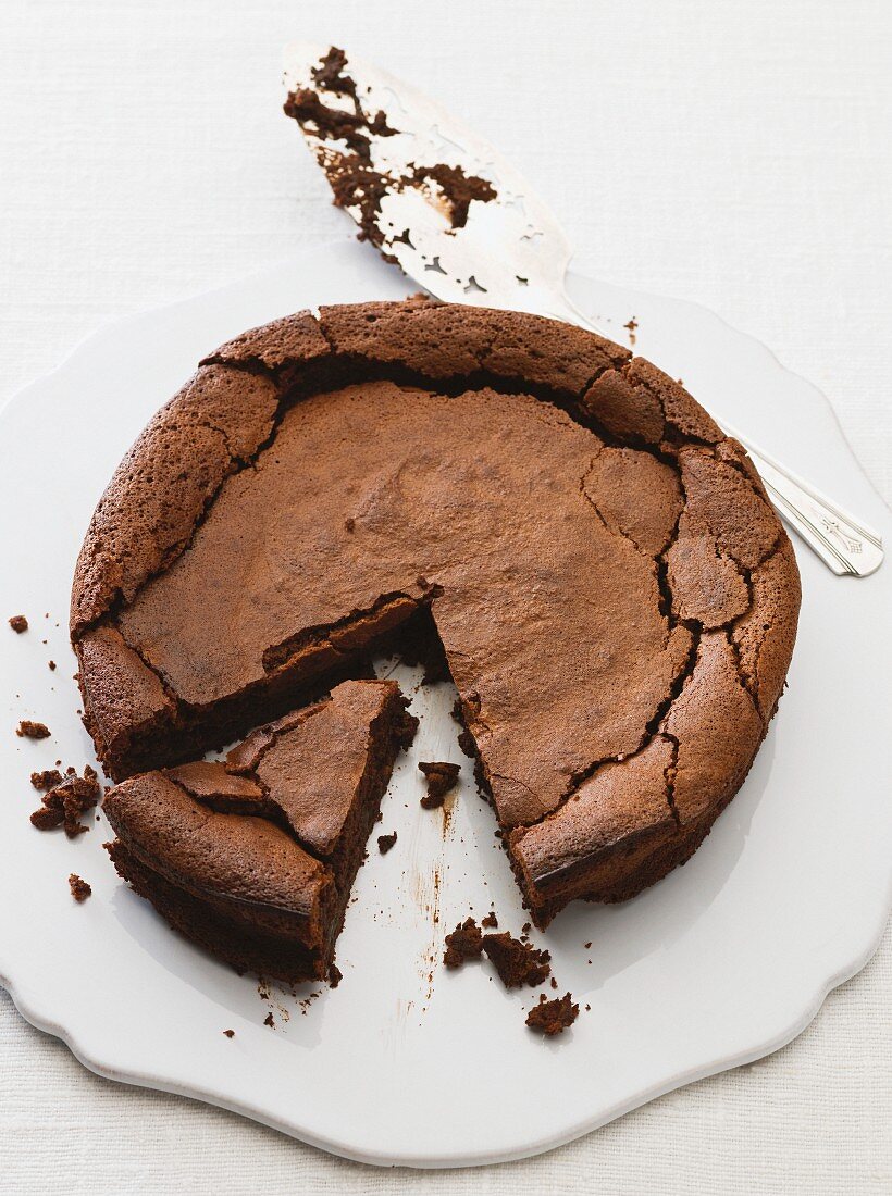 Chocolate cake, partly sliced