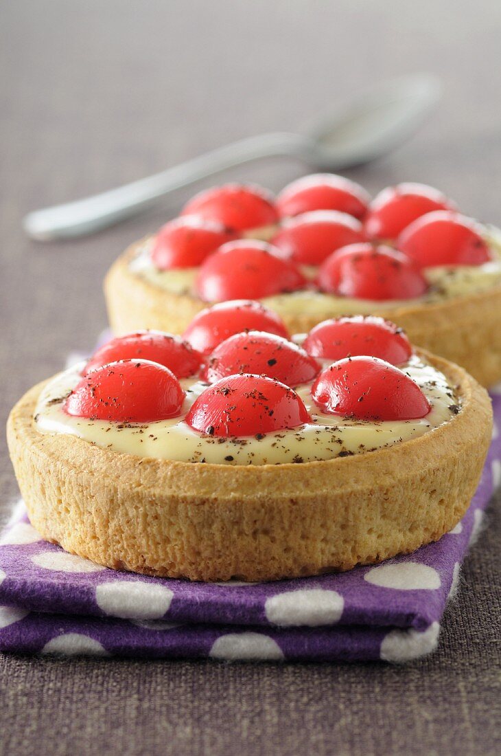 Small cherry tartlets