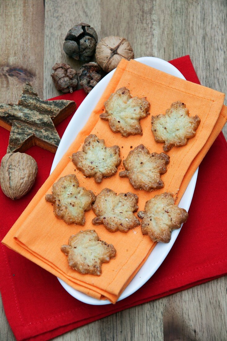 Leaf-shaped walnut biscuits