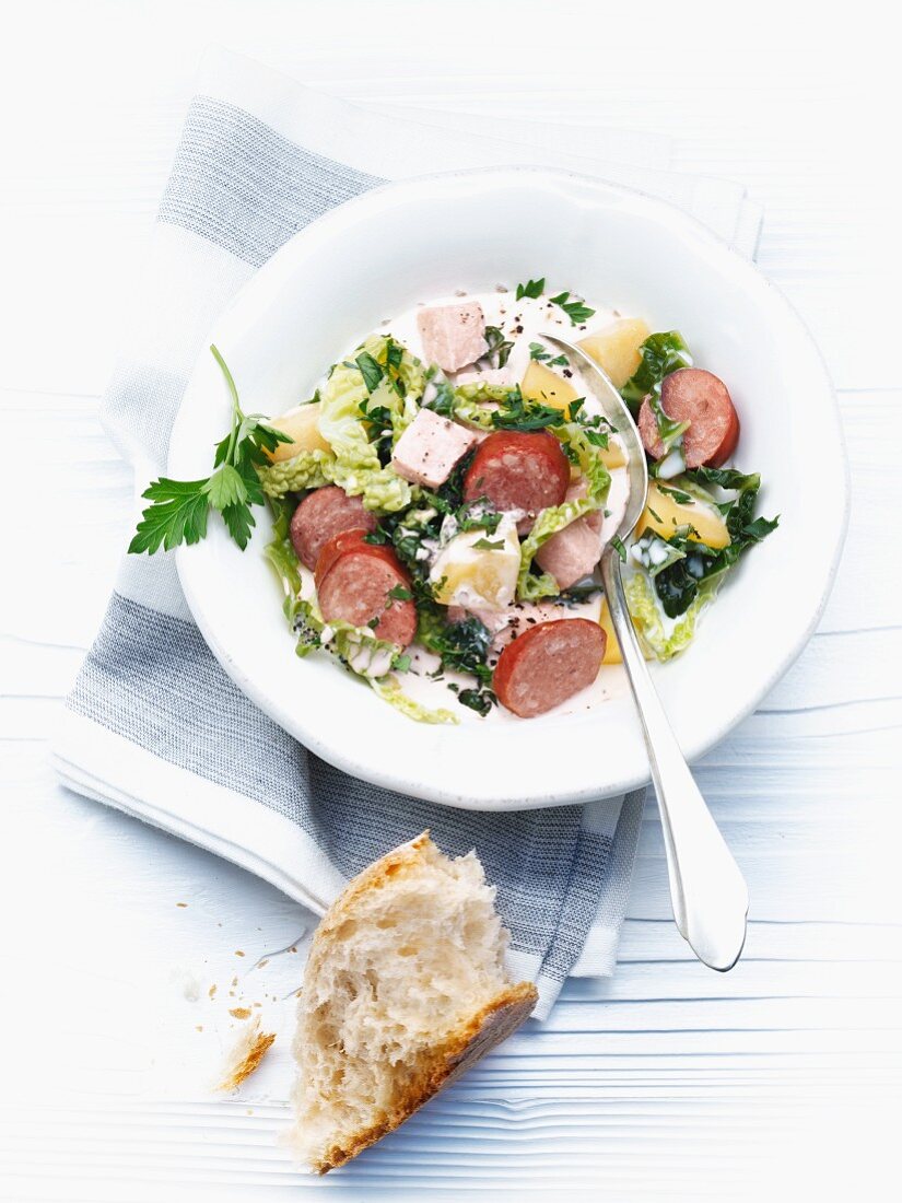 Savoy cabbage stew with sausage