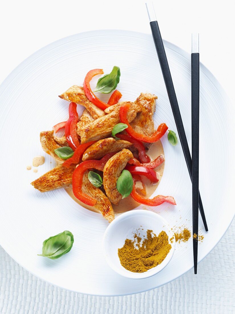 Chicken strips with peppers and curry (Asia)