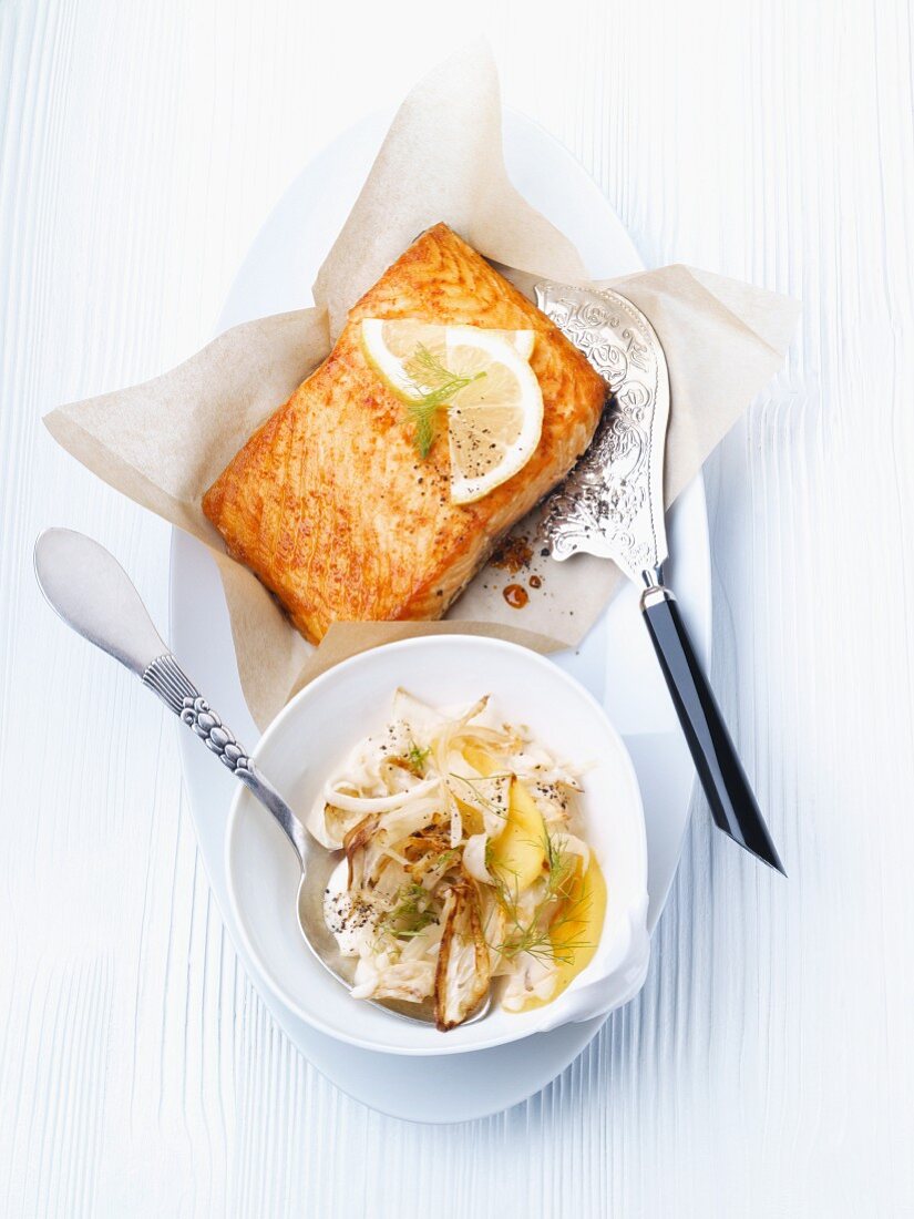 Lachsfilet mit Fenchel-Apfel-Gemüse