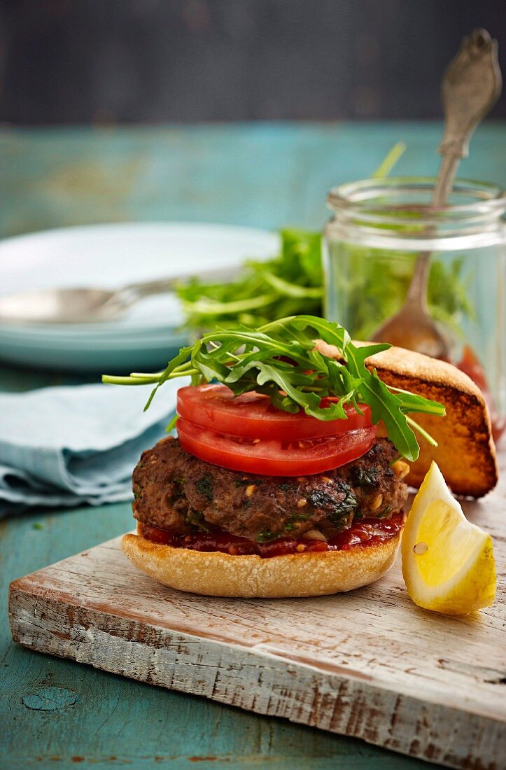 Lamb burger with tomatoes and rocket (Morocco)