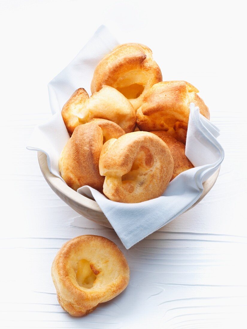 Yorkshire Puddings im Brotkorb (England)