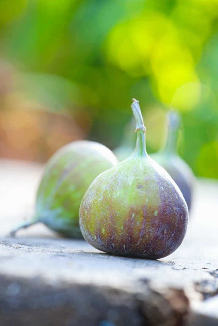 Drei frische Feigen