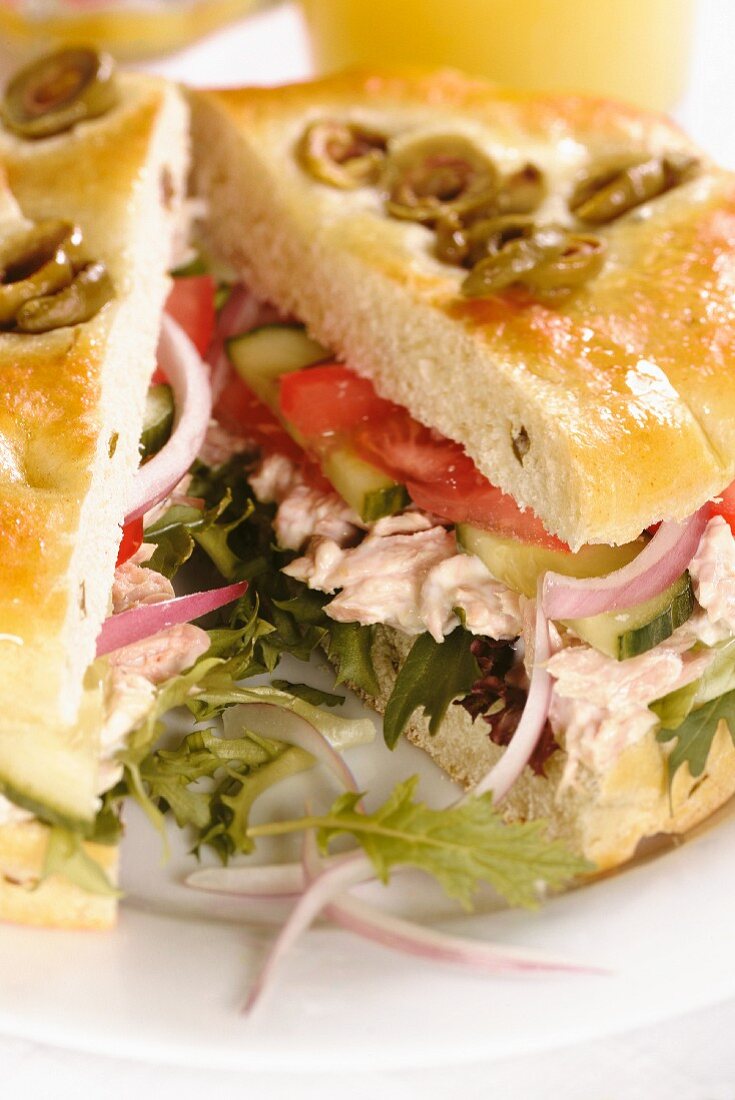 Focaccia mit Thunfischsalat