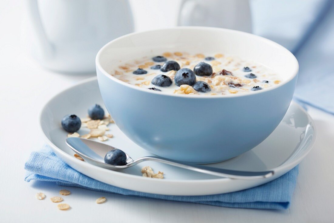 Muesli with blueberries