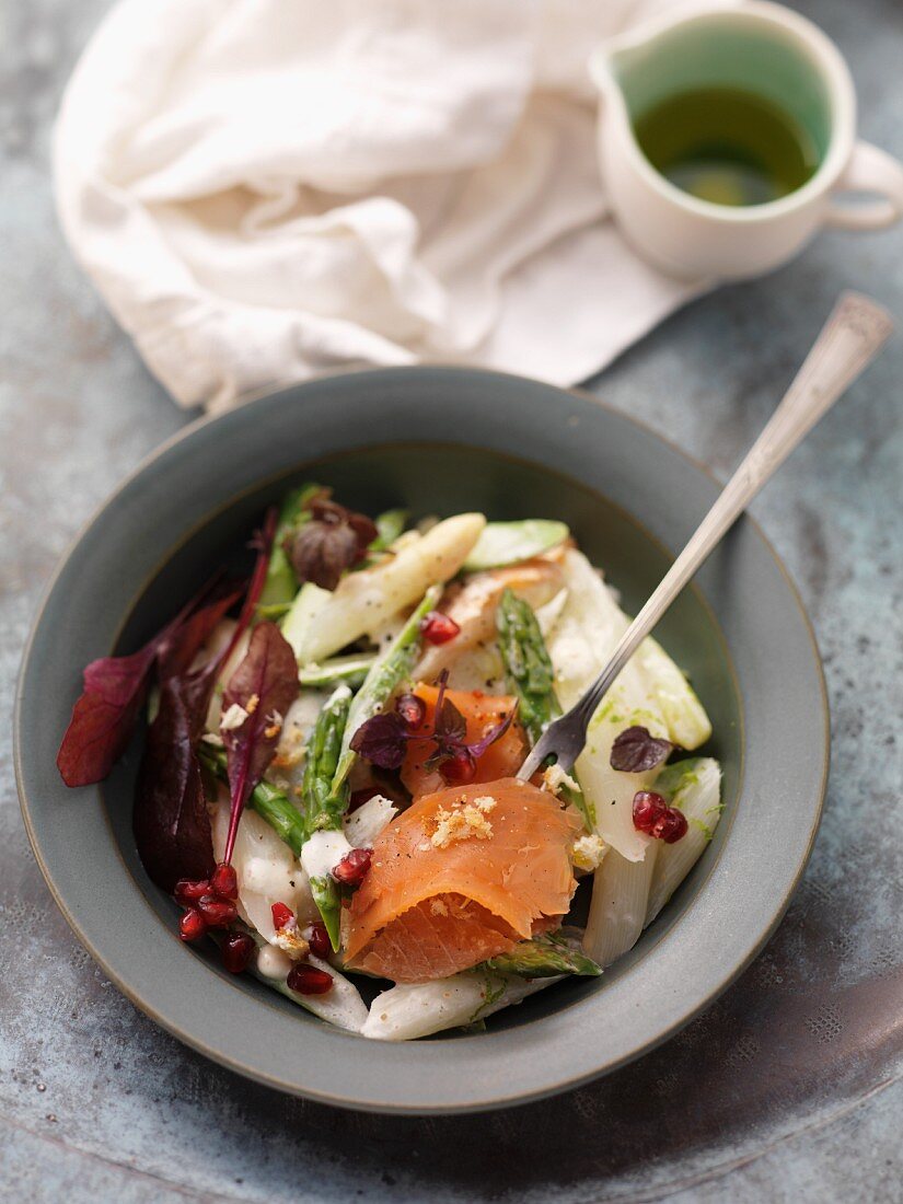 Spargelsalat mit Räucherlachs