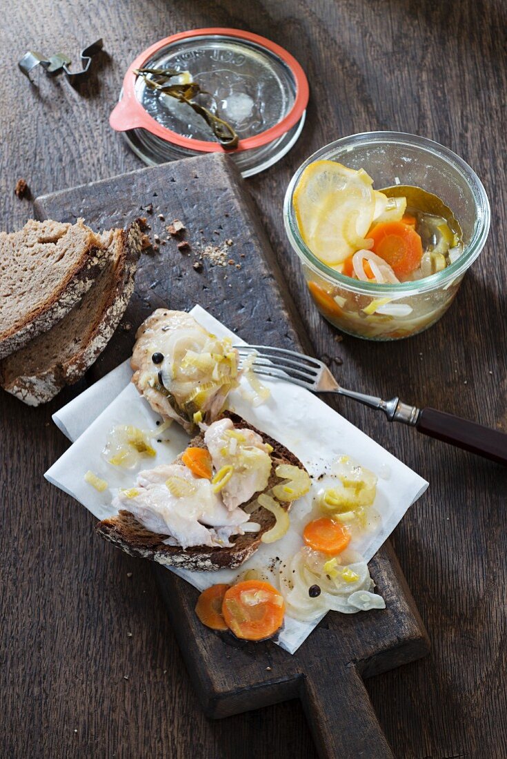 Chilean vinegar chicken with rustic bread