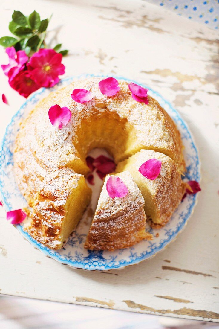 Bundt cake with almonds and rose syrup