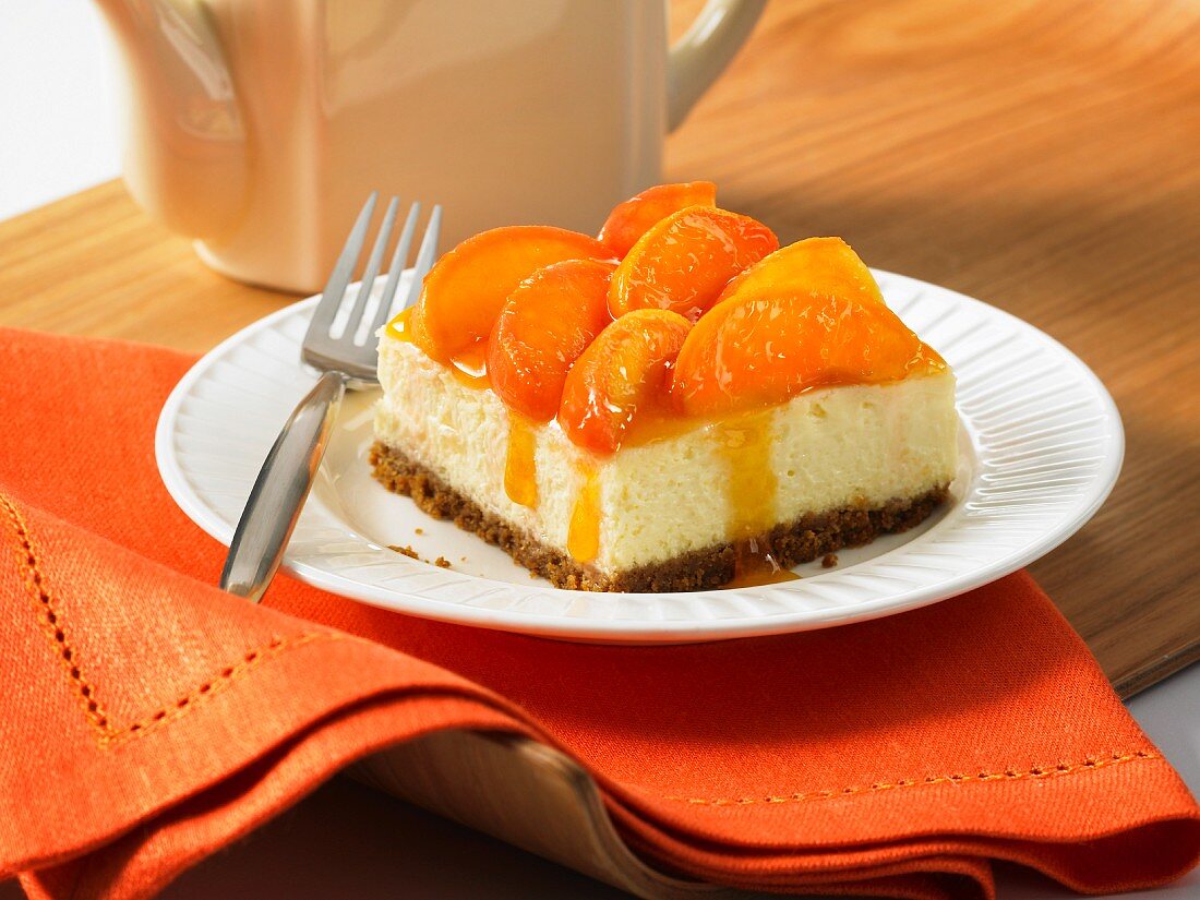 Cream cheesecake with peach