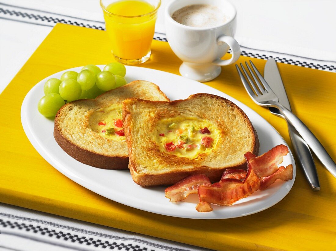 Scrambled egg in toast