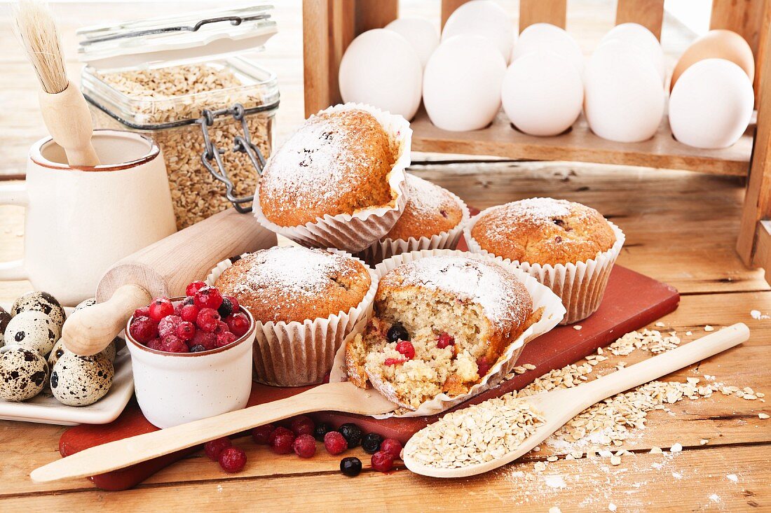 Wintermuffins mit Haferflocken & Tiefkühlbeeren