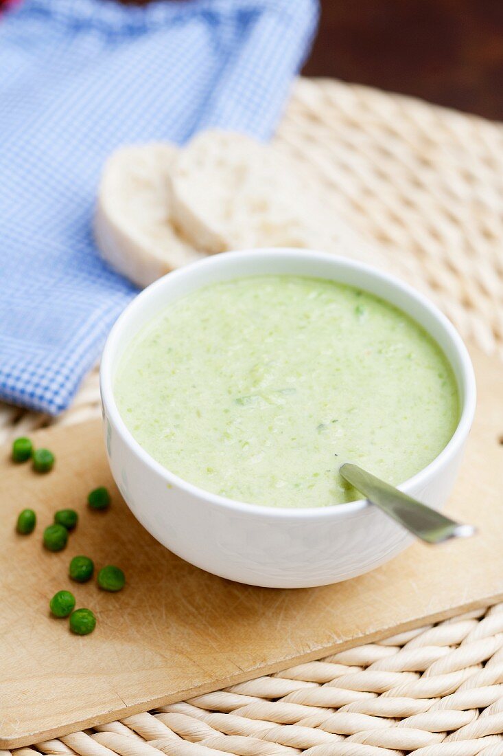 Pea soup in a bowl