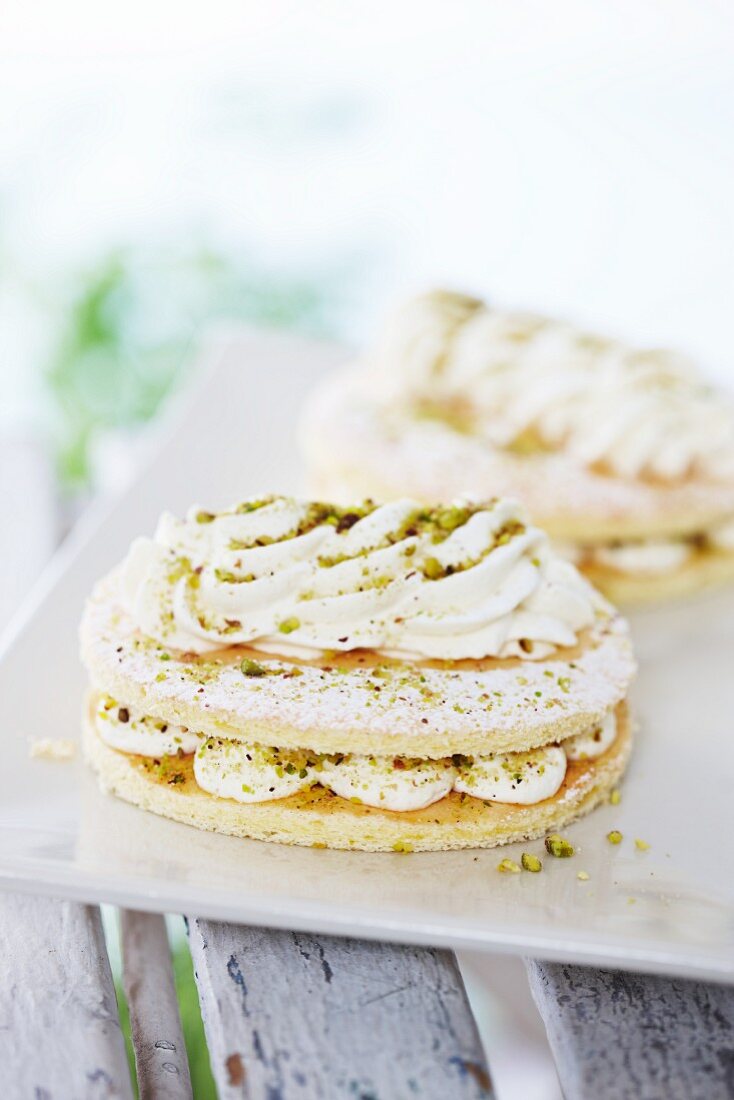Cream slices with pistachios