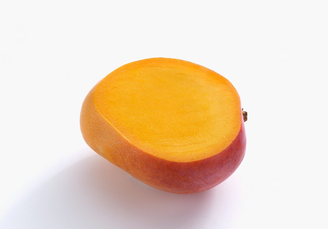 Eine Mango, angeschnitten
