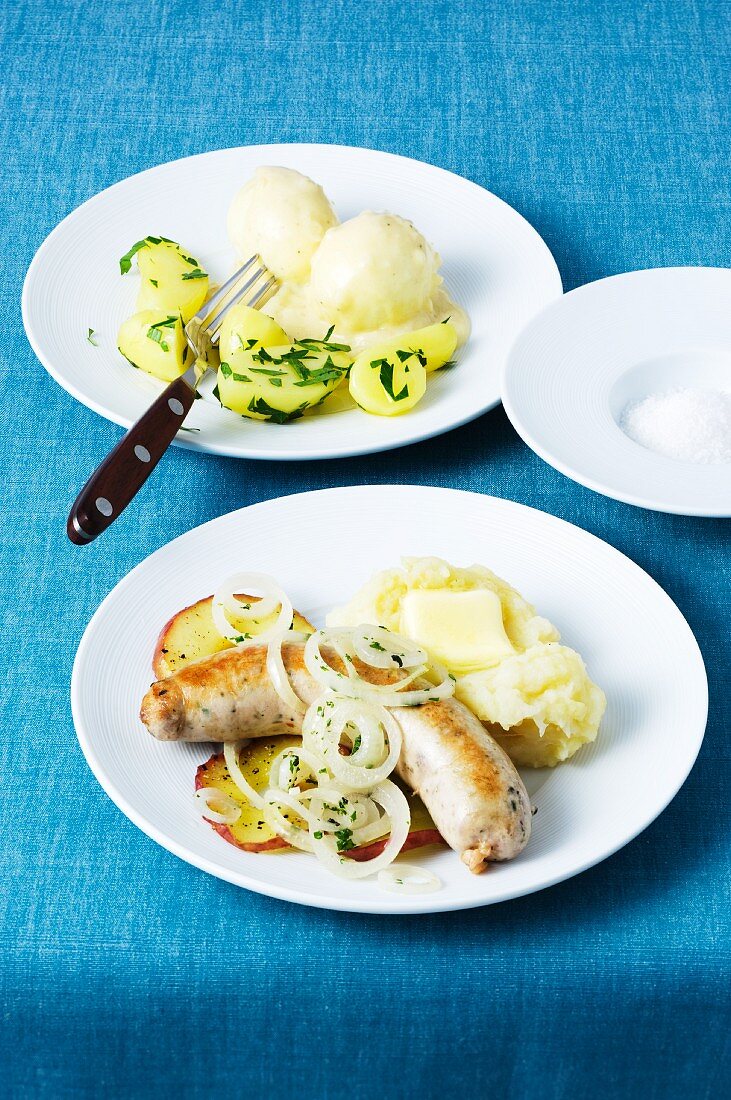 Bratwurst mit Selleriepüree und Apfel, Senfeier mit Petersilienkartoffeln