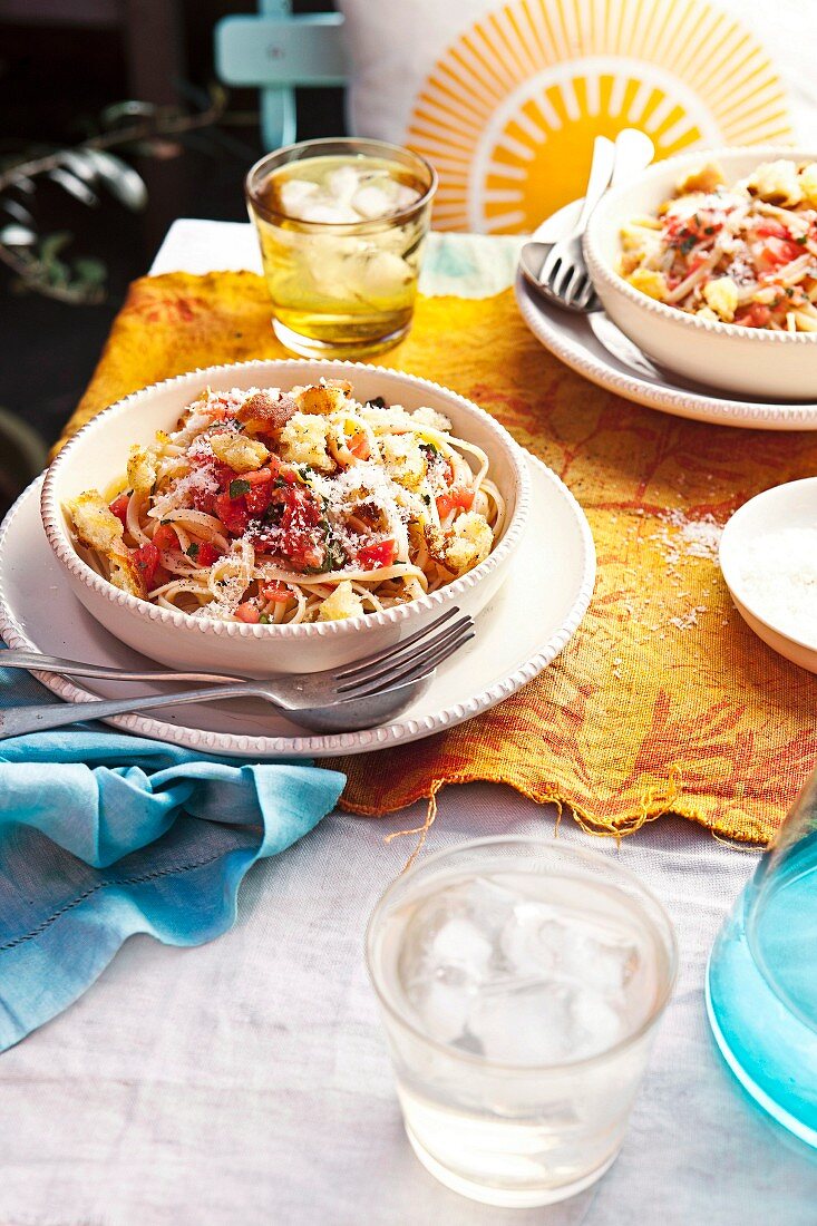 Bruschetta linguine with tomatoes and lemon crumbs