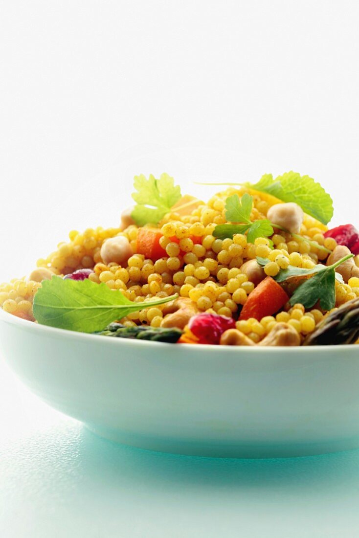 Couscoussalat mit Kichererbsen & Gemüse