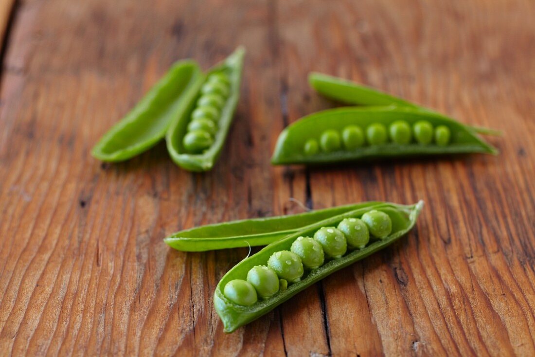 Opened pea pods