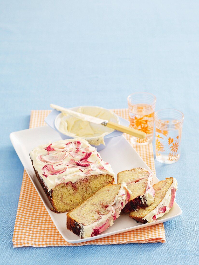 Rhubarb marble cake with buttercream