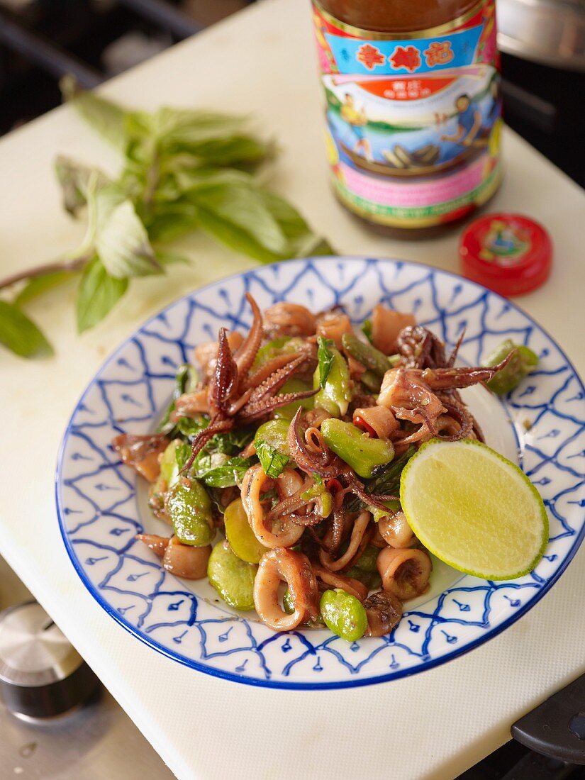 Tintenfischsalat mit grünen Bohnen (Asien)