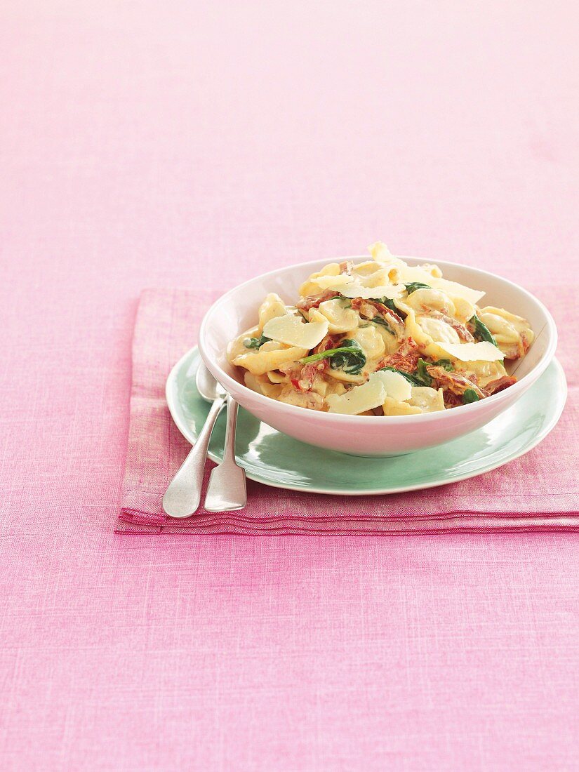 Tortellini with ham and cheese