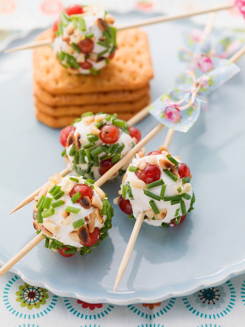 Goat's cheese balls on skewers