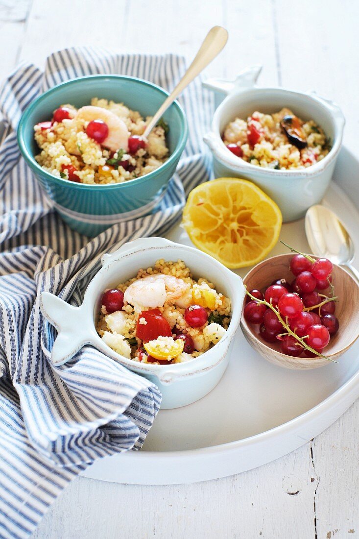 Tabouleh mit Meeresfrüchten und roten Johannisbeeren