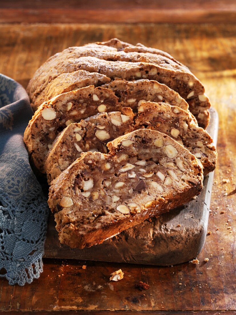 Adventsbrot (spiced sweet bread with hazelnuts and almonds)