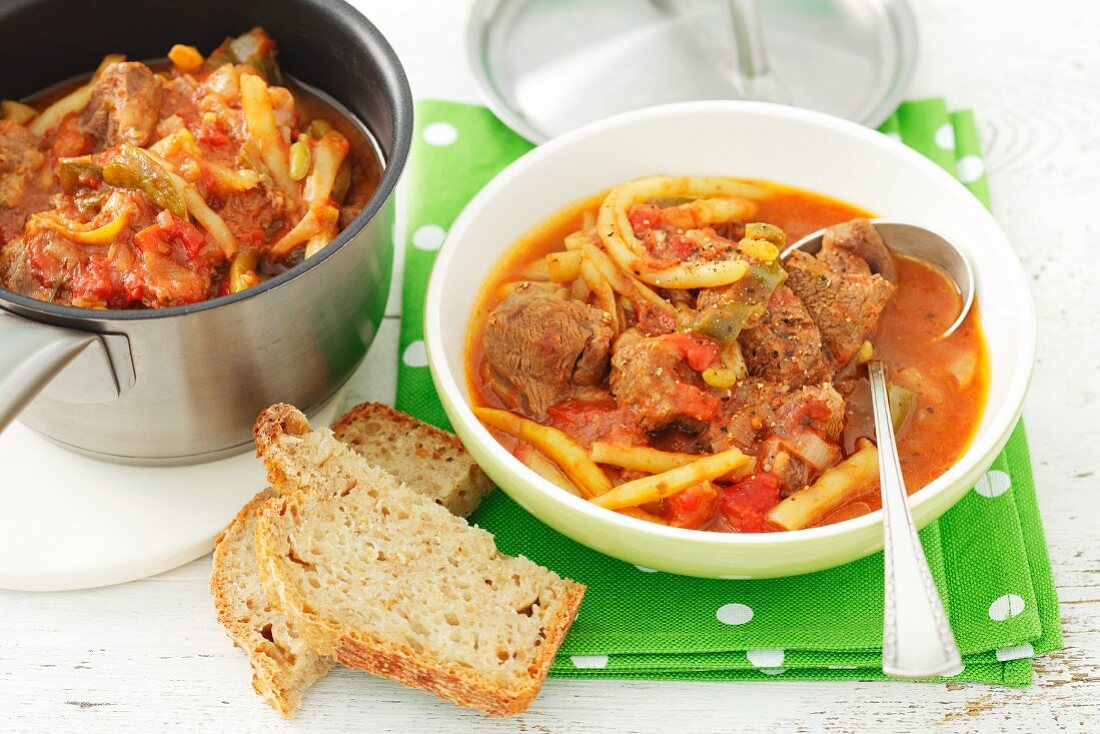 Beef, bean, pepper and tomato stew