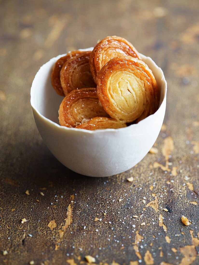 Palmiers in a small bowl