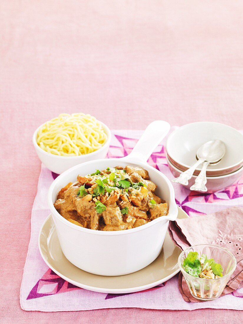 Beef curry with coconut sambal