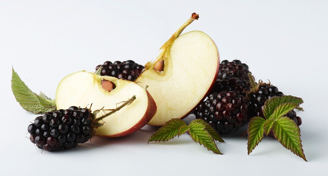 Apple wedges and blackberries