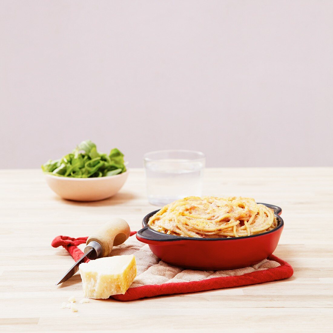 Spaghetti bake with goose liver and parmesan