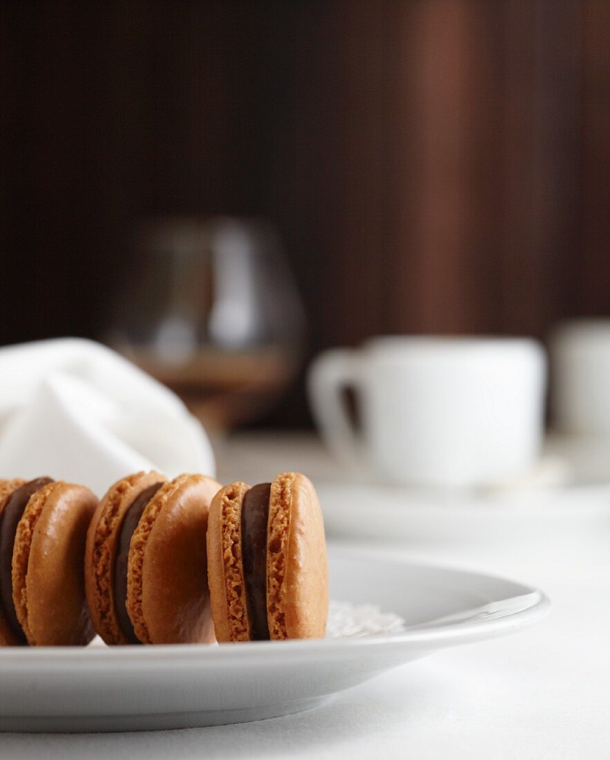 Caramel macaroons