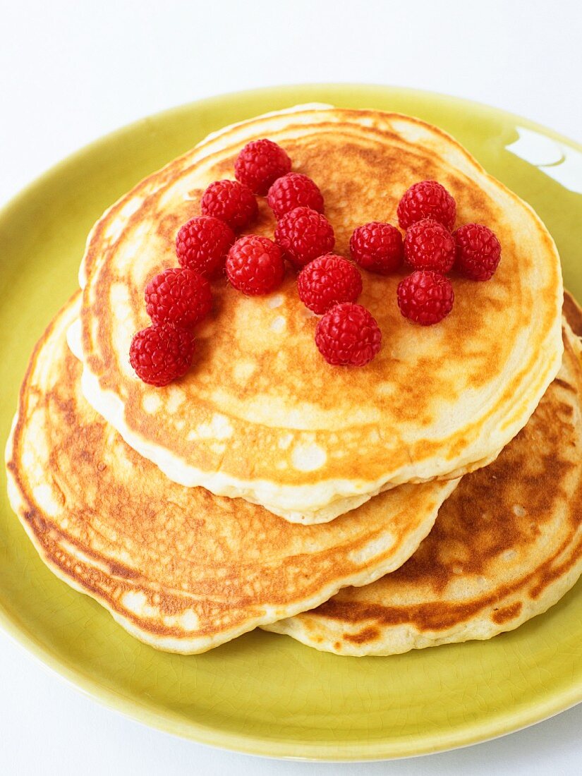 Pancakes mit frischen Himbeeren