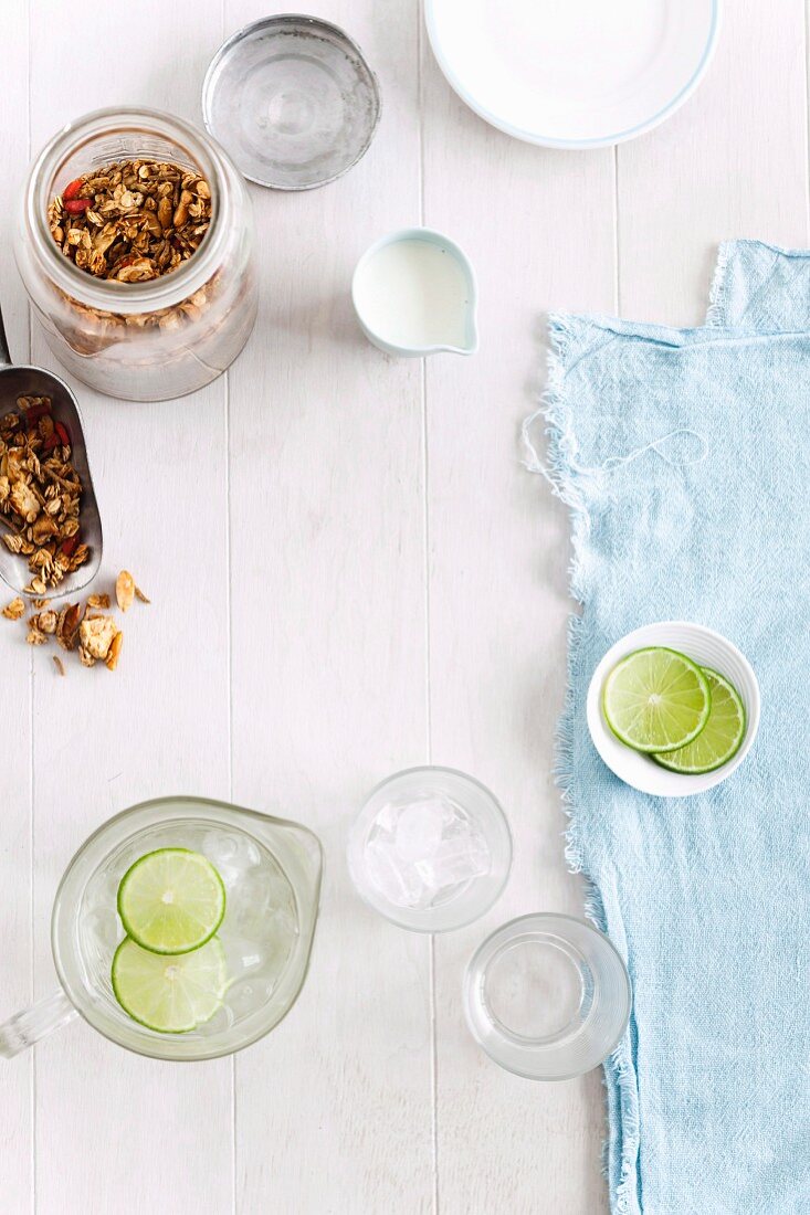 Muesli with almonds and fruit