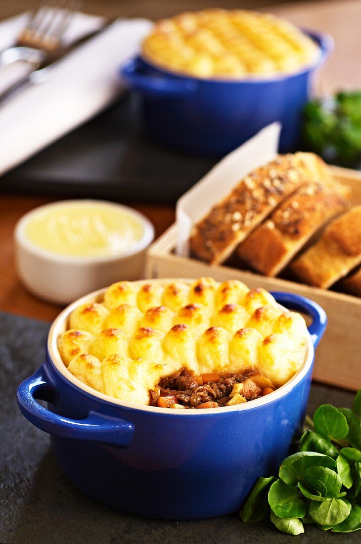 Cottage pie with bread (England)