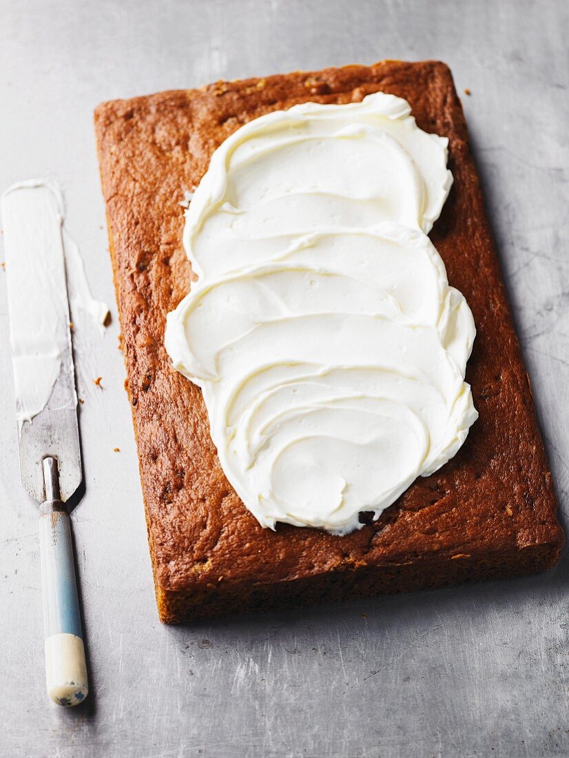 Pumpkin cake with cream cheese topping