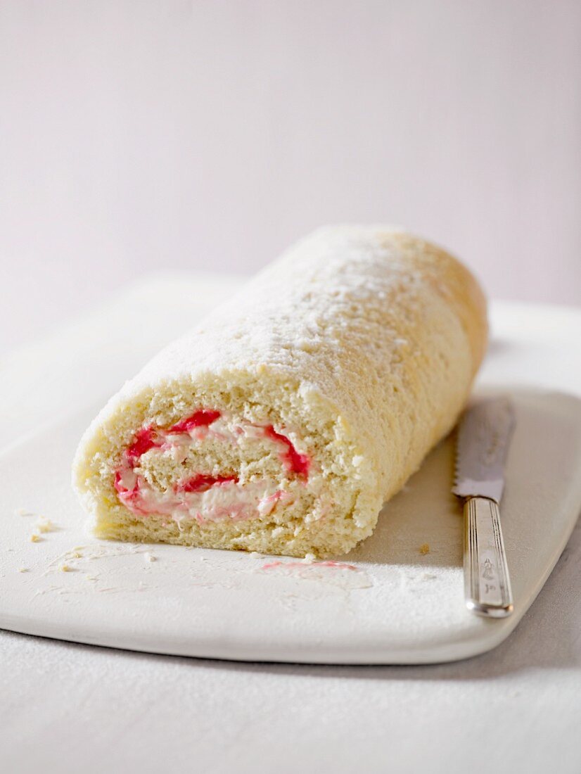 Sponge roll with rhubarb and vanilla cream