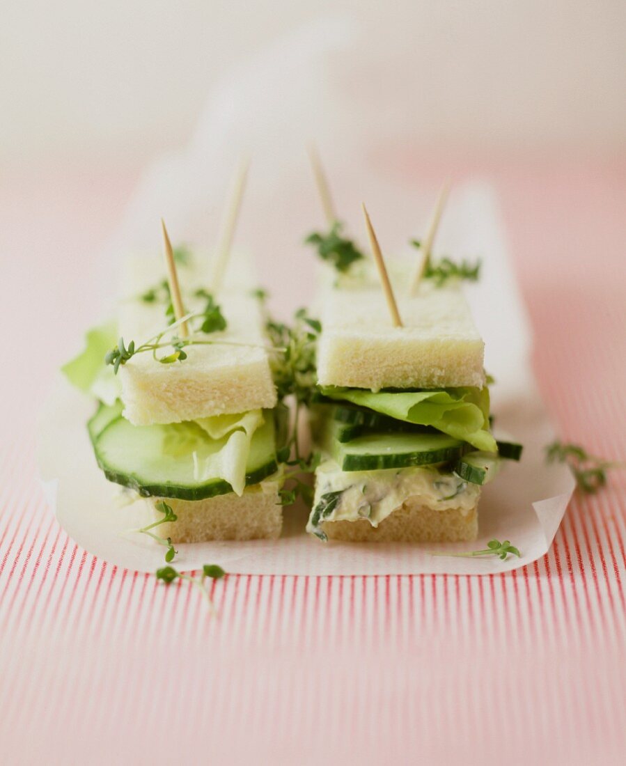 Mini-Gurken-Sandwiches